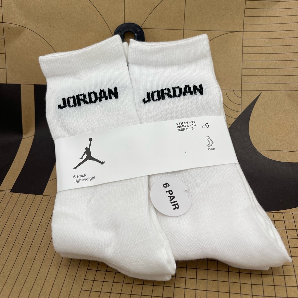 Jordan White Athletic Crew Socks JORDAN JUMPMAN CREW Socks 
6PK - Picture 10 of 16